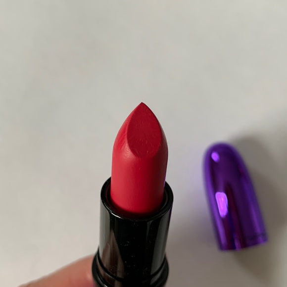 MAC red lipstick NEW - Picture 2 of 2